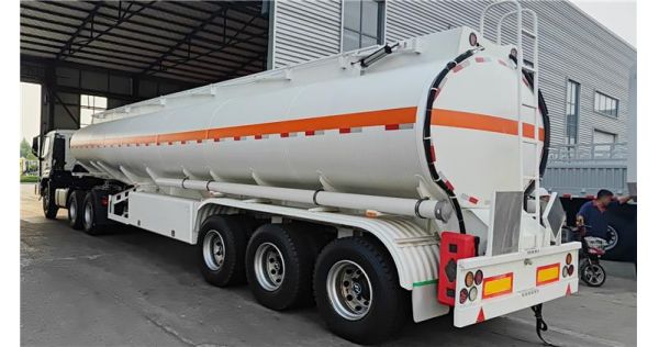 Big Discounts! 35000 Liters Oil Tanker Cost is 12500USD