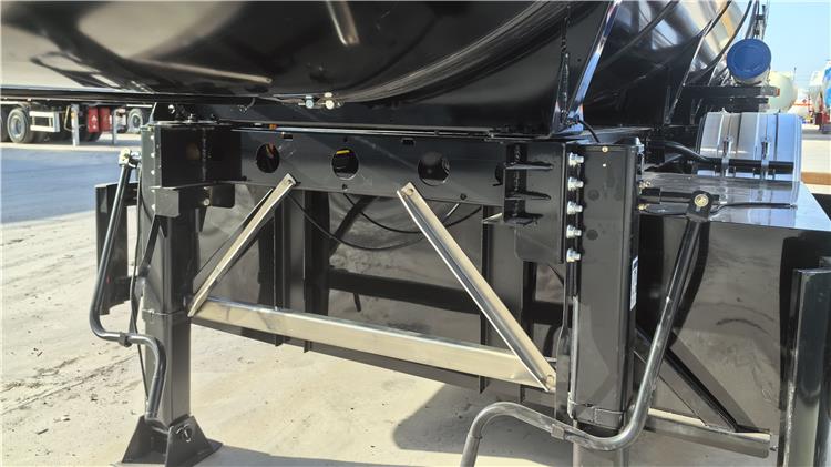 3 Axle Liquid Asphalt Tanker Trailers for Sale In Guyana